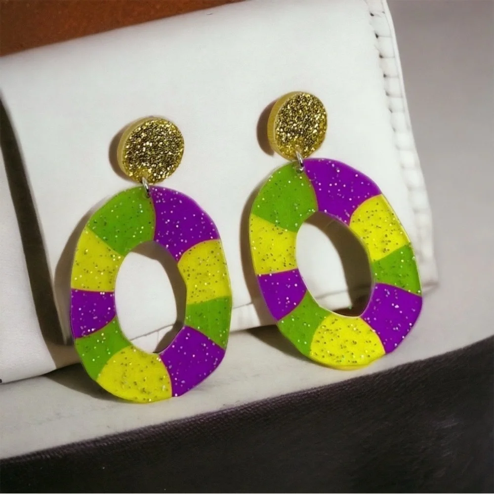 Sweeten Your Mardi Gras: NWT Whimsical King Cake Dangle Earrings!